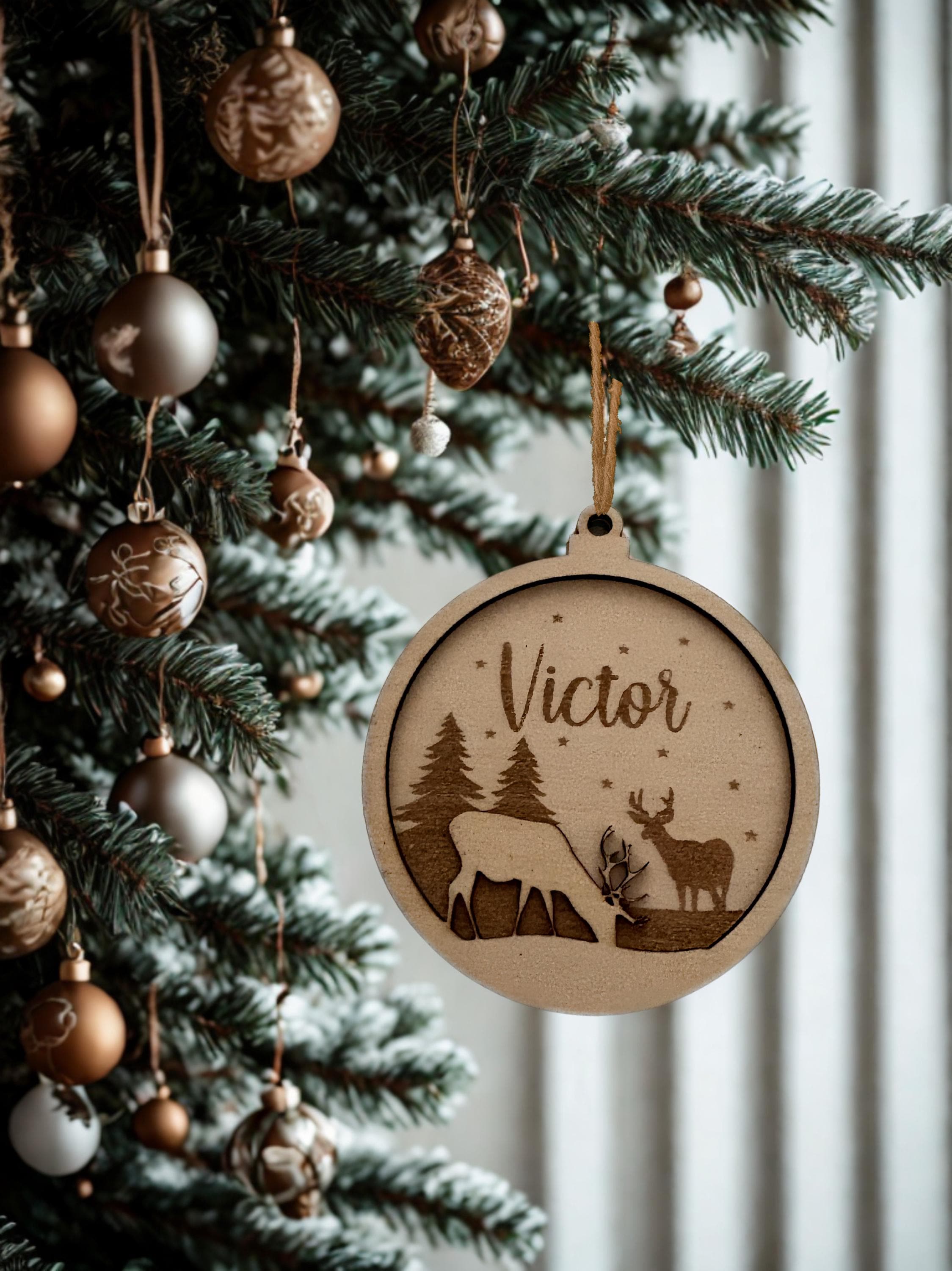 Gepersonaliseerde houten kerstbal met herten