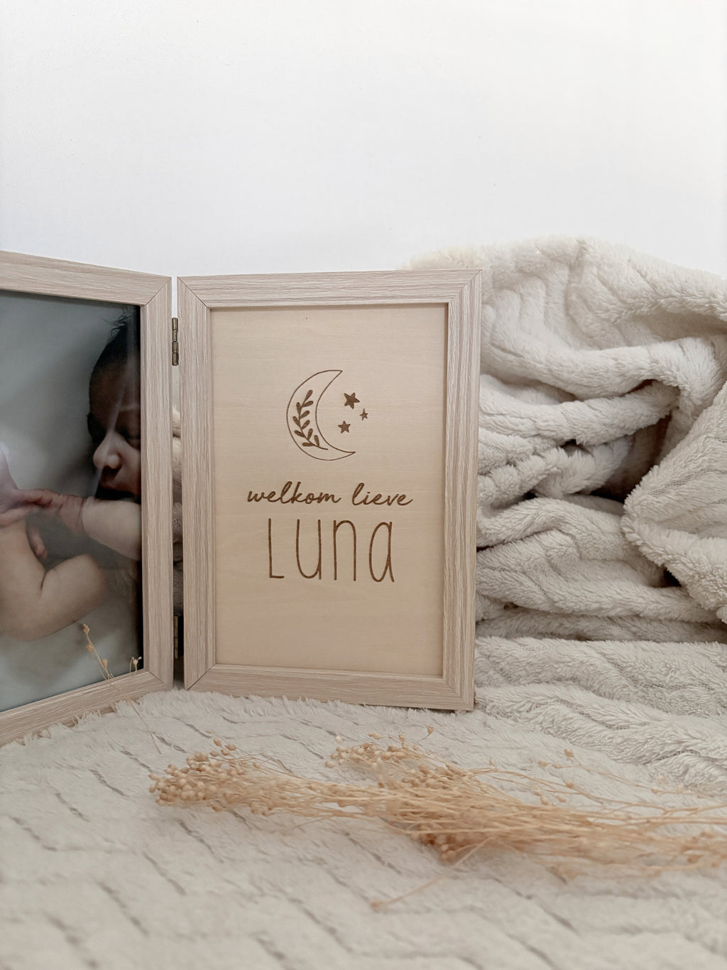 Houten tweeluik lijstje met naam | Minimalistisch design