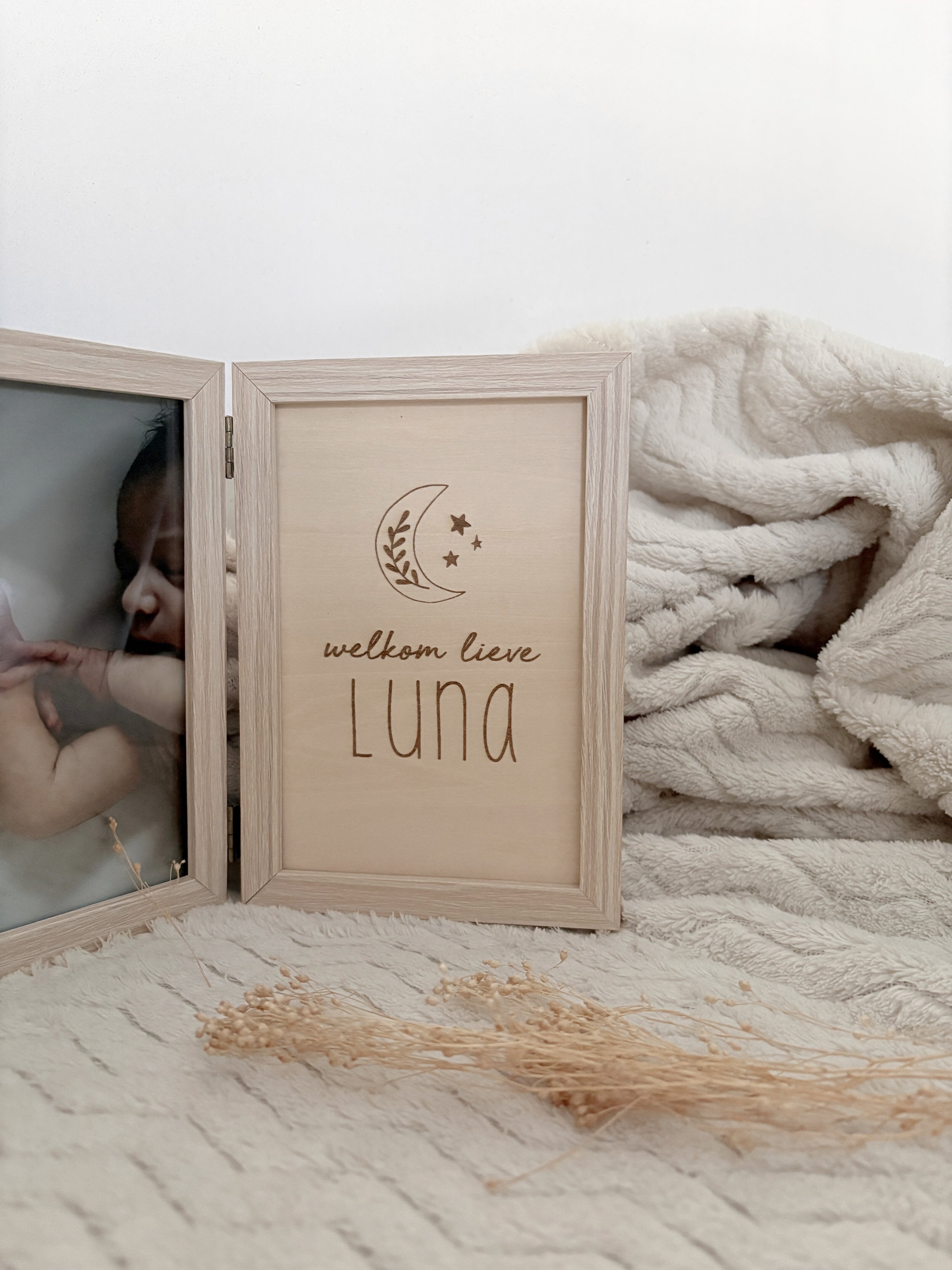 Houten tweeluik lijstje met naam | Minimalistisch design