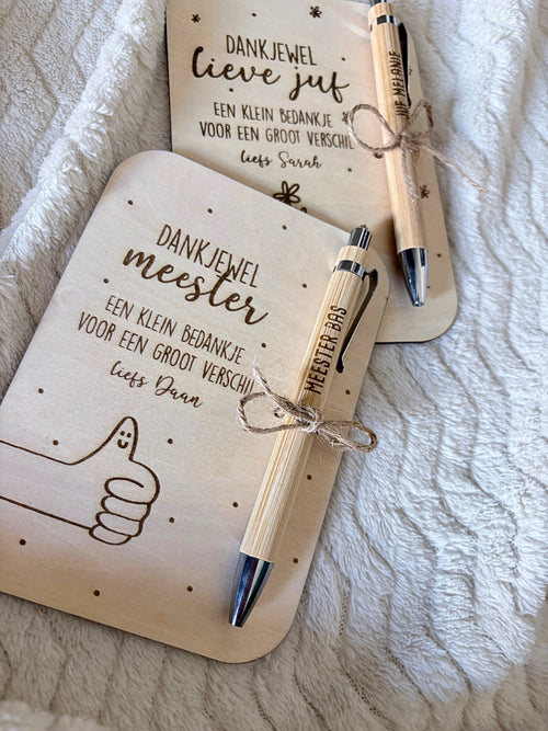 Houten bedankkaart met gegraveerde pen | Cadeau voor juf of meester