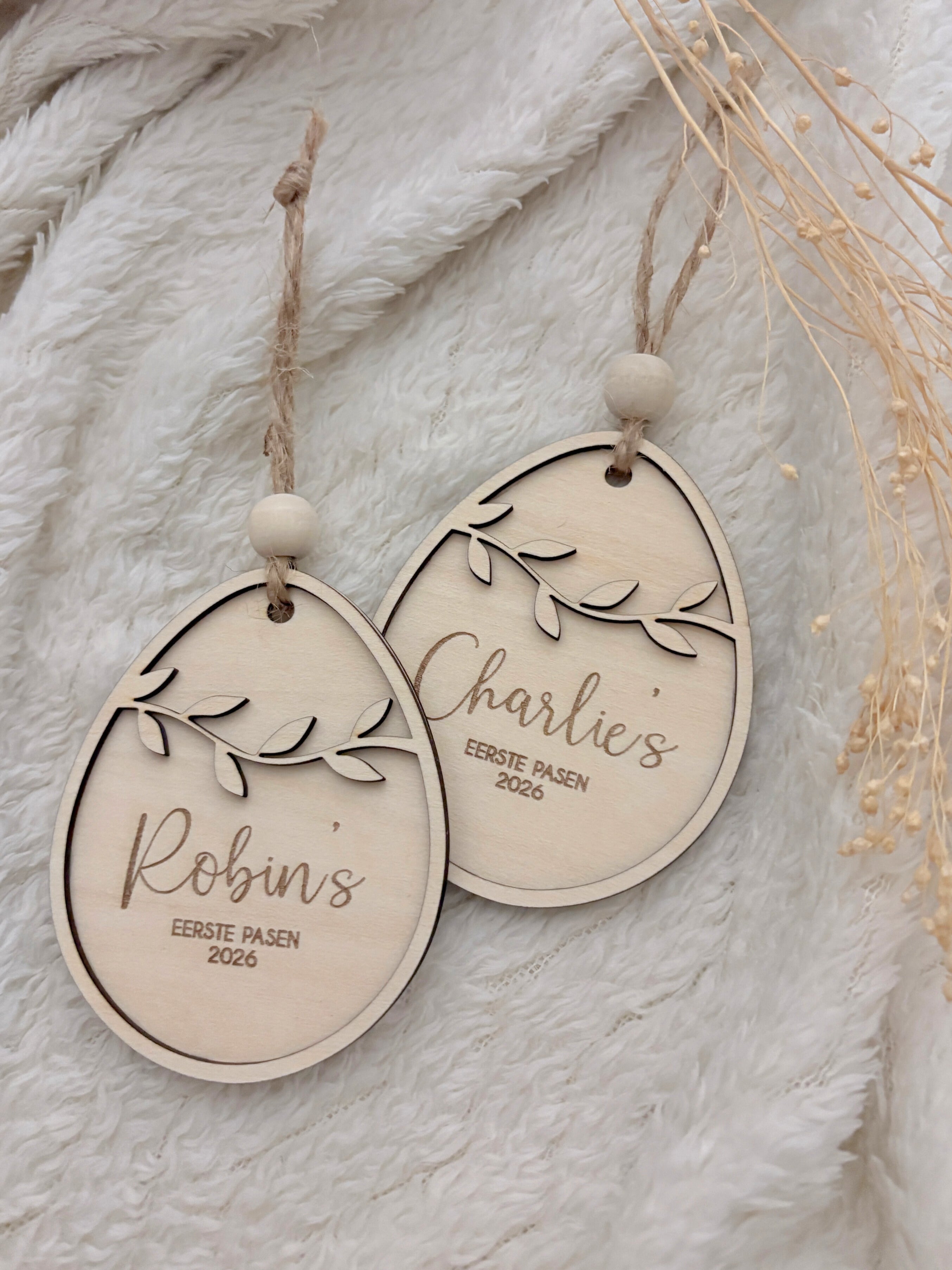 Gepersonaliseerd Houten Paasornament “Eerste Pasen” met Naam | Takjes