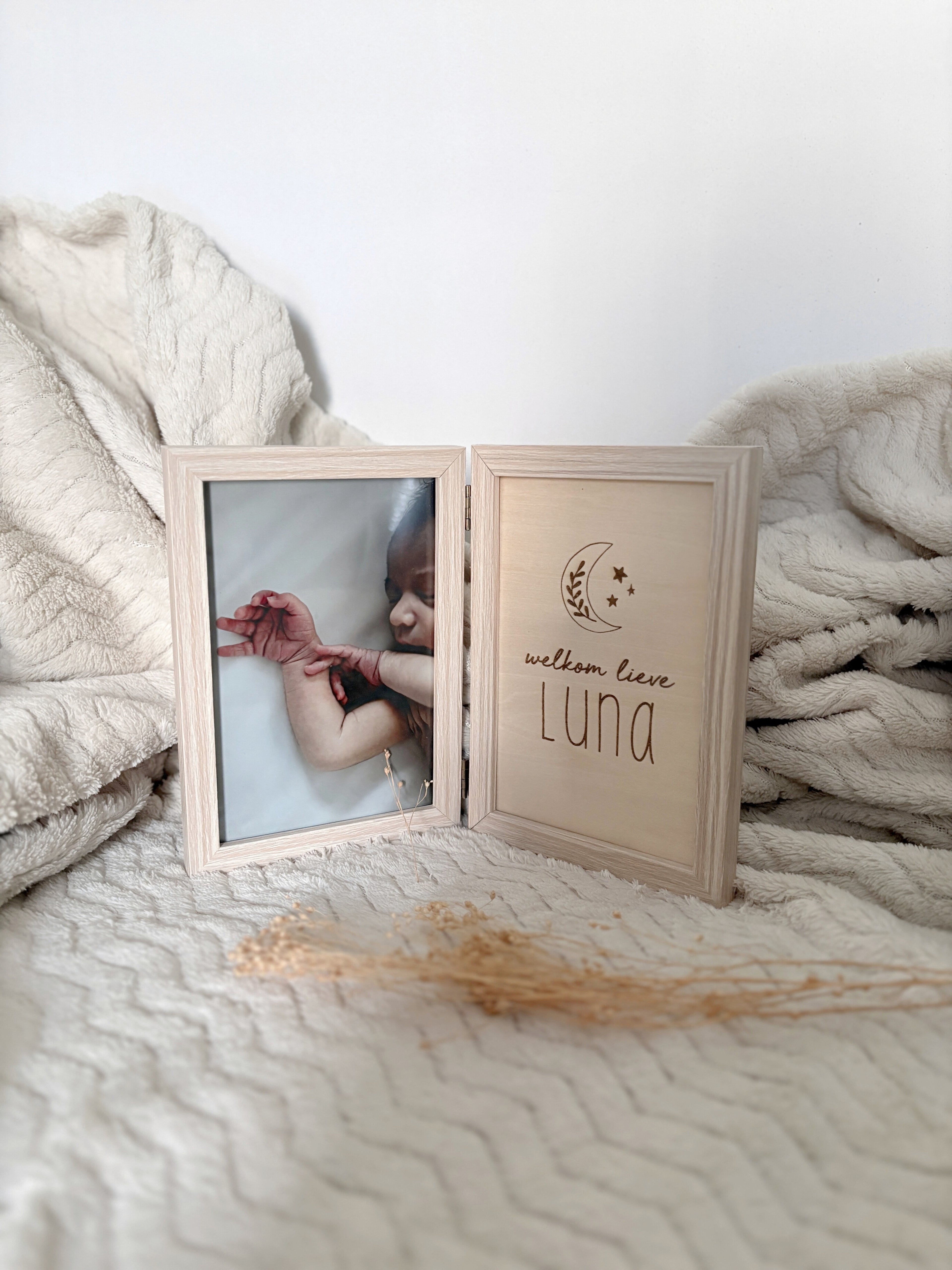 Houten tweeluik lijstje met naam | Minimalistisch design