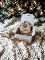 Gepersonaliseerde houten kerstbal met naam en ras
