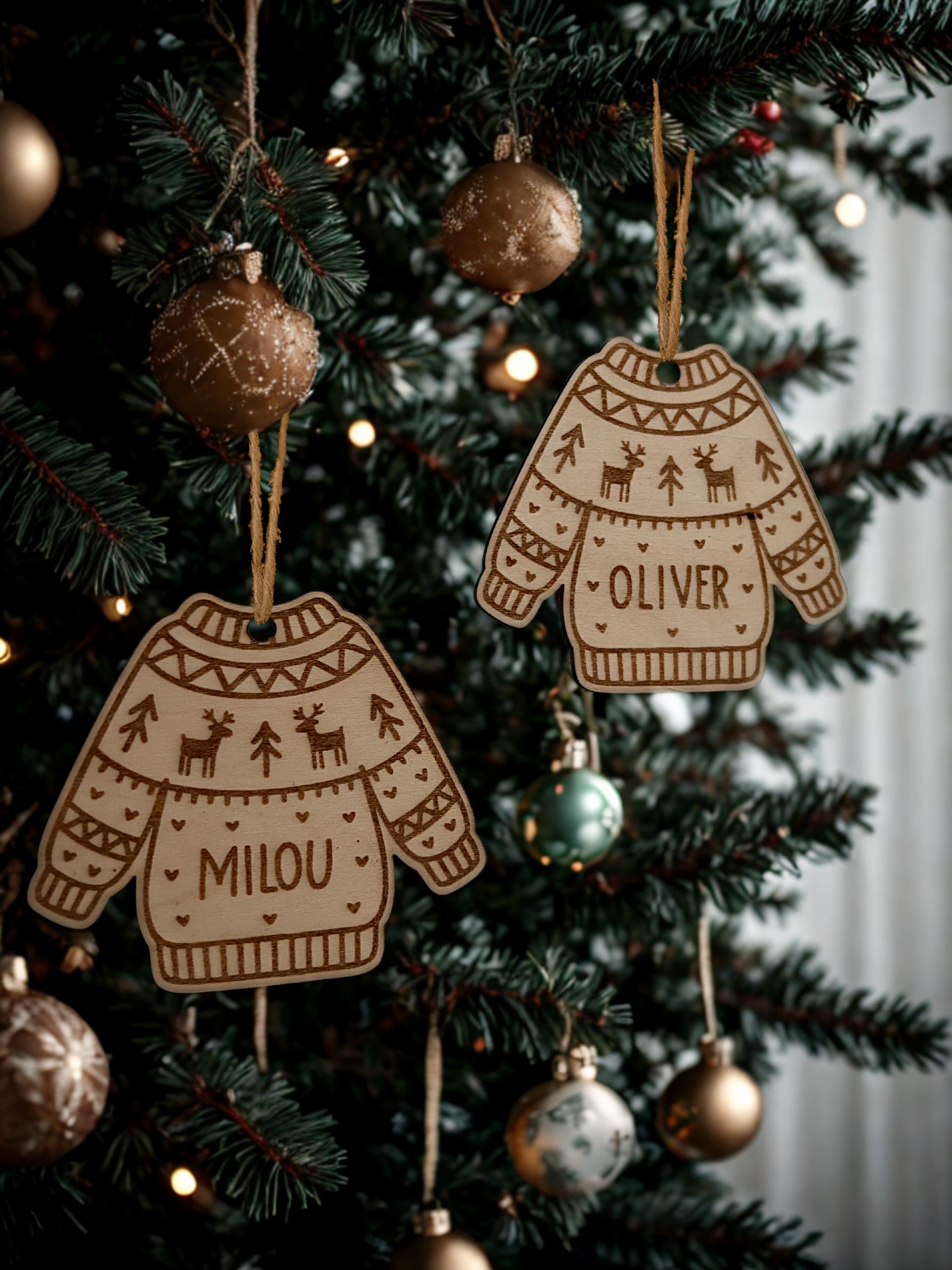 Gepersonaliseerd houten kersttrui ornament met naam
