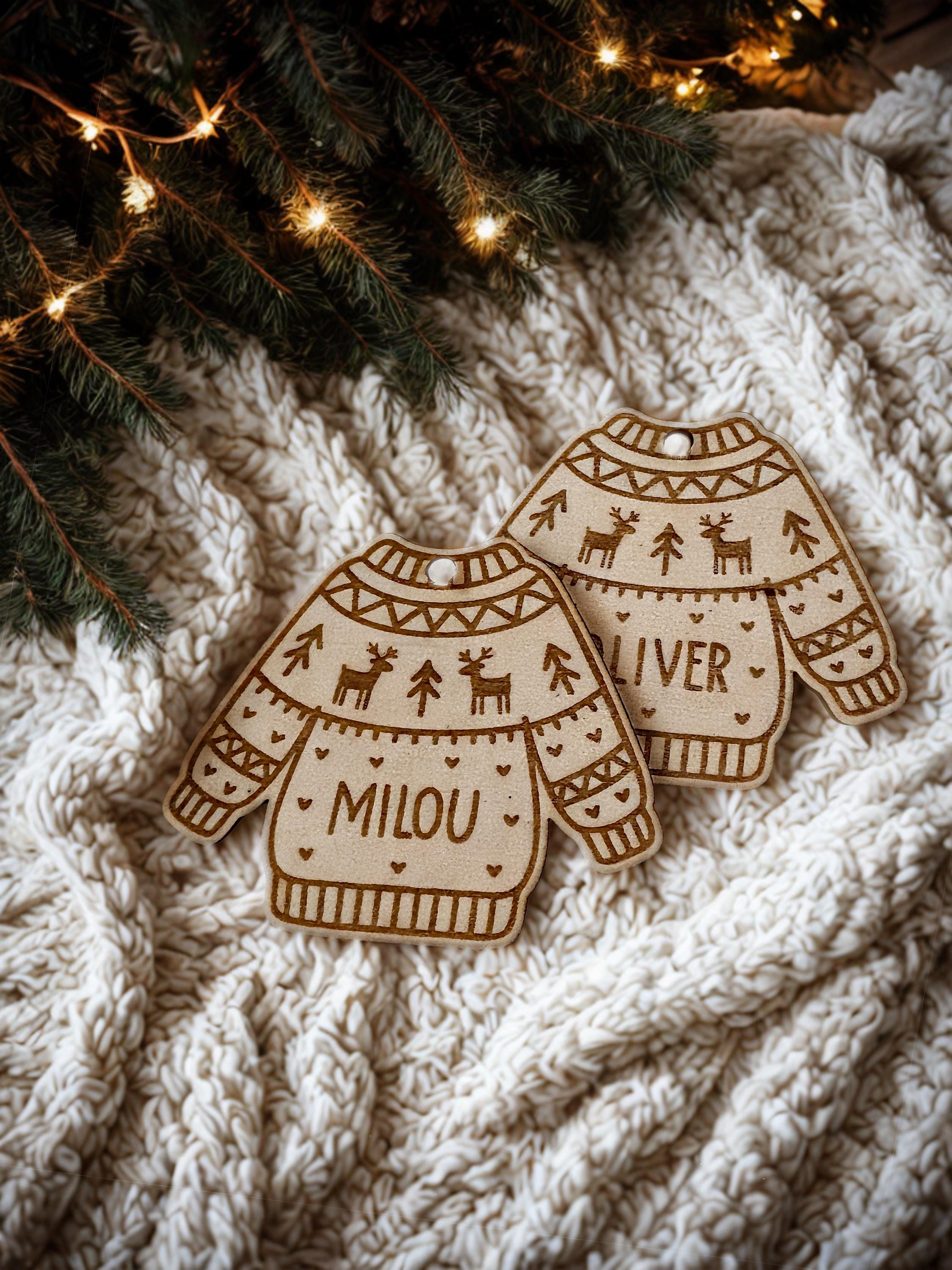 Gepersonaliseerd houten kersttrui ornament met naam