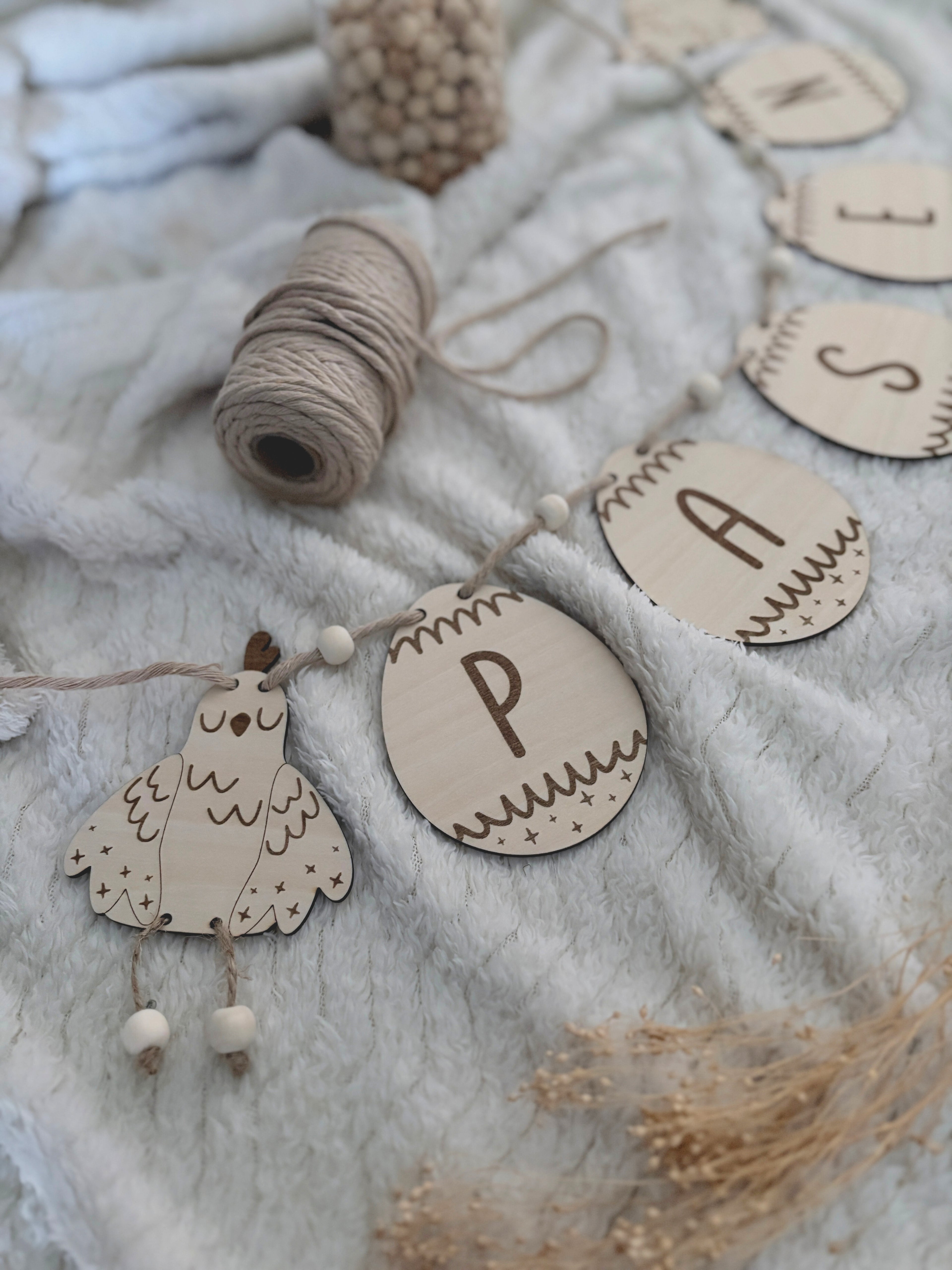 Houten paasslinger “Pasen” | Minimalistische paasdecoratie