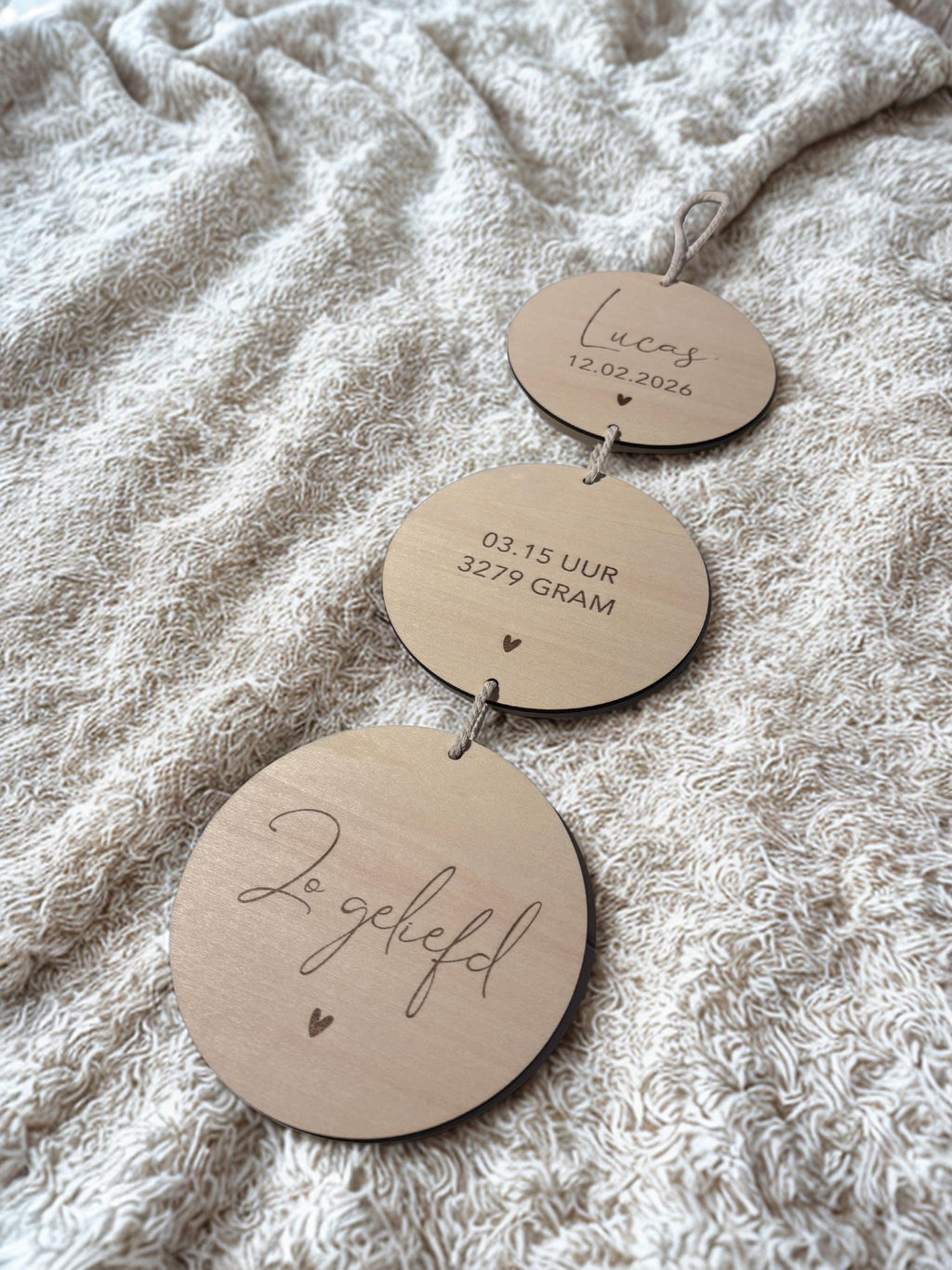 Gepersonaliseerde houten geboorte hanger 3-delig