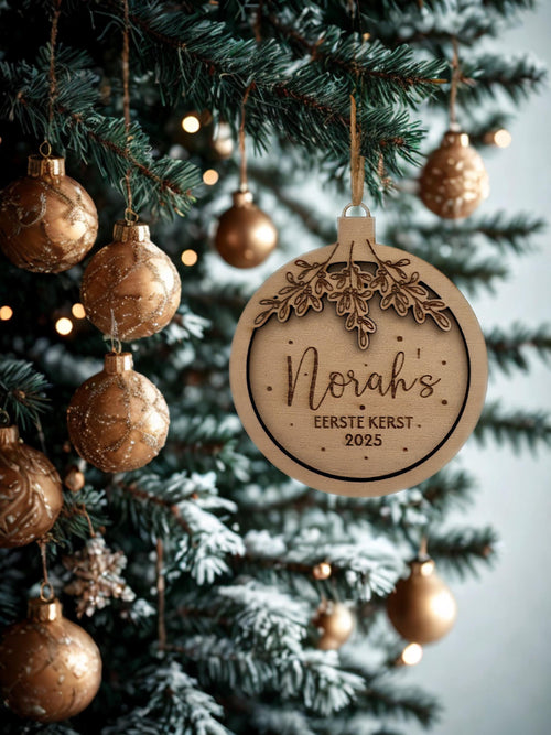 Gepersonaliseerde houten kerstbal Eerste Kerst