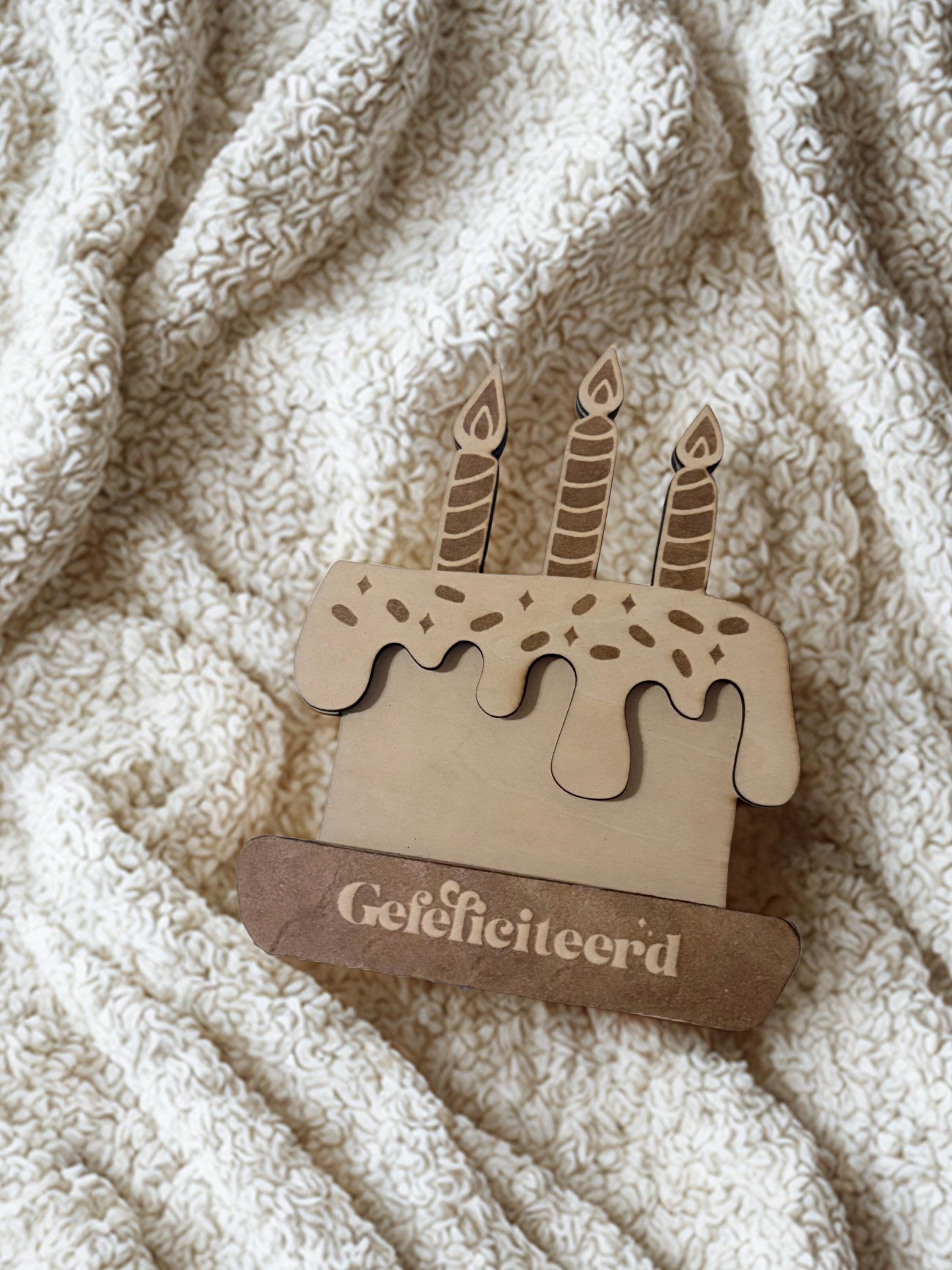 Gepersonaliseerde houten geldhouder taart