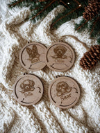 Gepersonaliseerde houten kerstbal met naam en ras